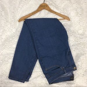Forever 21 Medium wash skinny jeans Size 16